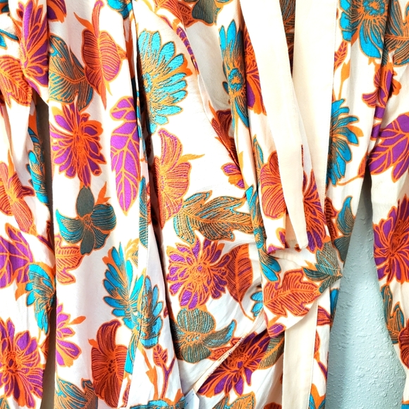 Forever 21 Floral spring long coverall shawl robe. Size small. - Picture 5 of 5